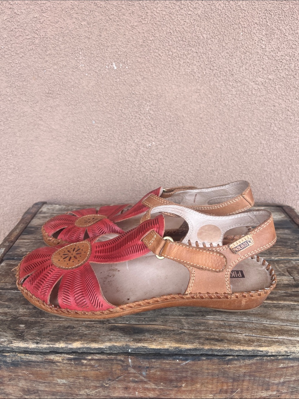Pikolinos Puerto Vallarta perforated leather sandal